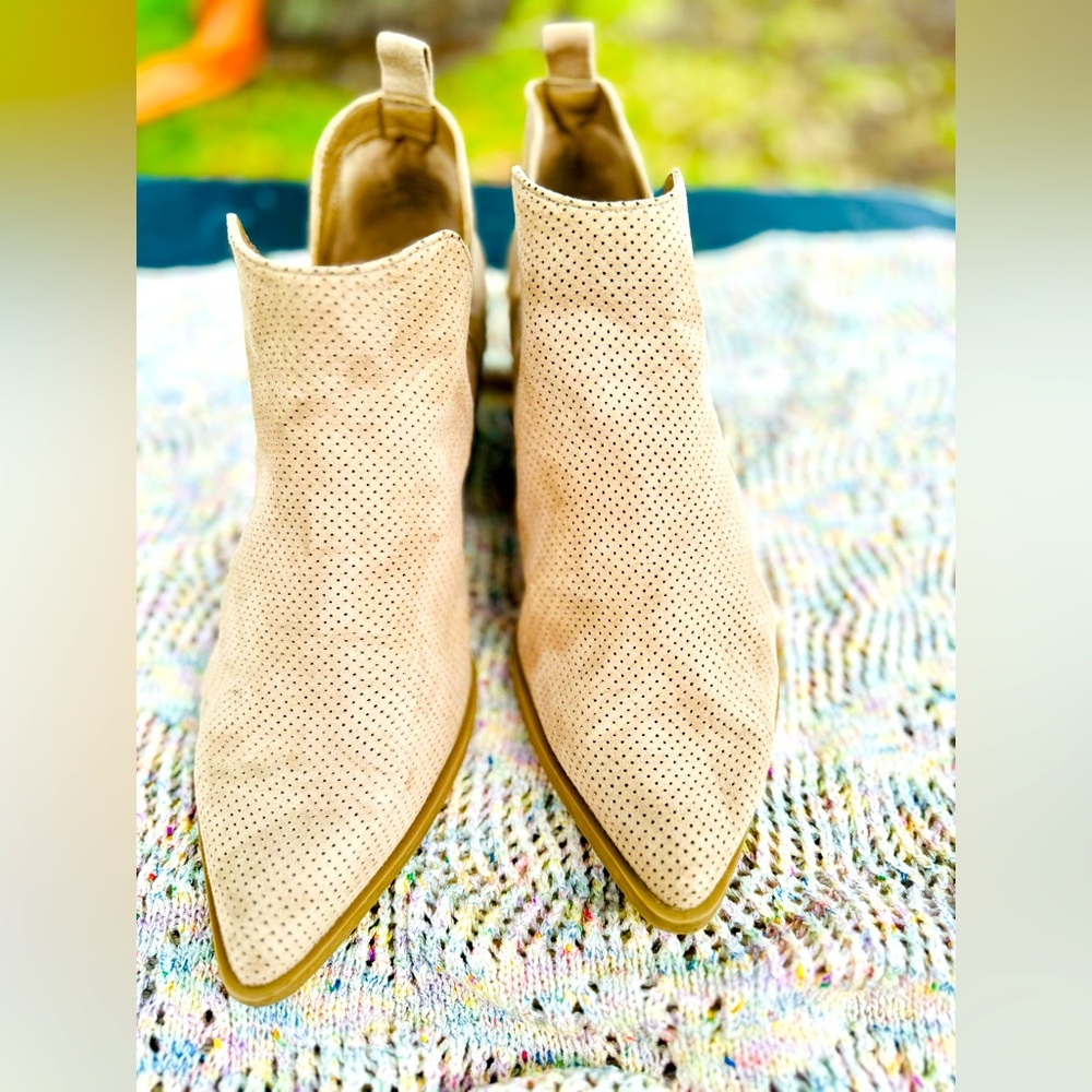 Women’s booties